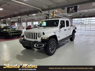 Used 2021 Jeep Gladiator Overland video 1