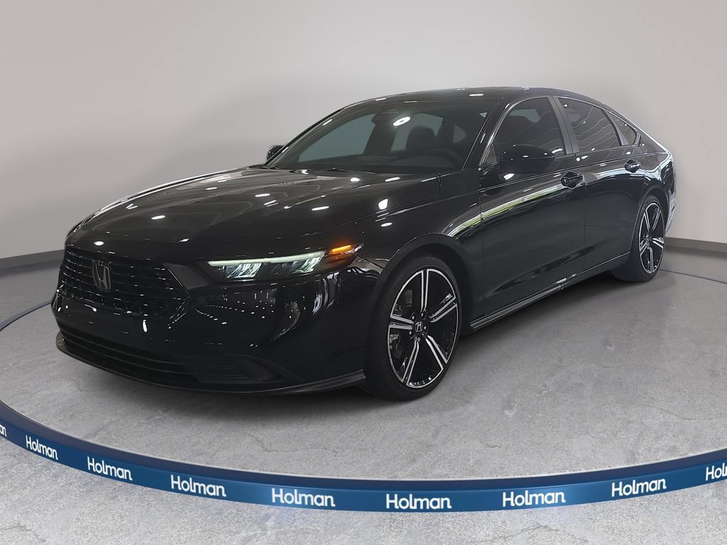 Used 2025 Honda Accord Sport image 1