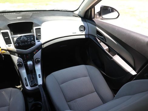 Used 2014 Chevrolet Cruze LT FWD image 22