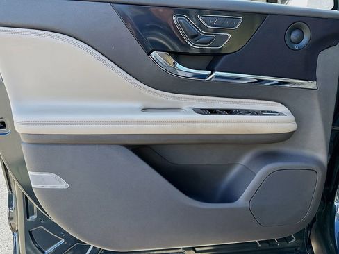 Used 2022 Lincoln Corsair Reserve w/ Equipment Group 201A image 23