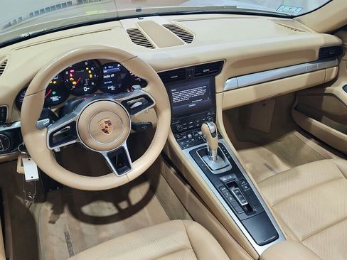 Used 2017 Porsche 911 Carrera RWD image 25