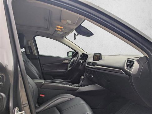 Used 2018 MAZDA MAZDA3 Touring FWD image 15
