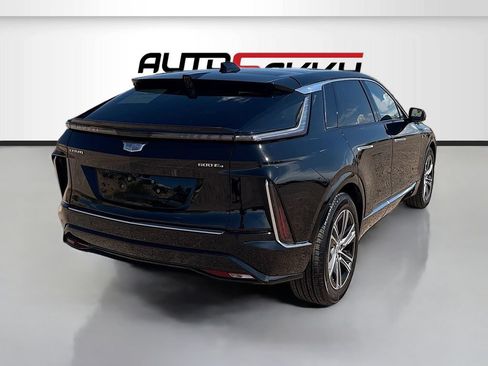 Used 2025 Cadillac Lyriq Luxury w/ LPO, Floor Liner Package AWD/4WD image 7