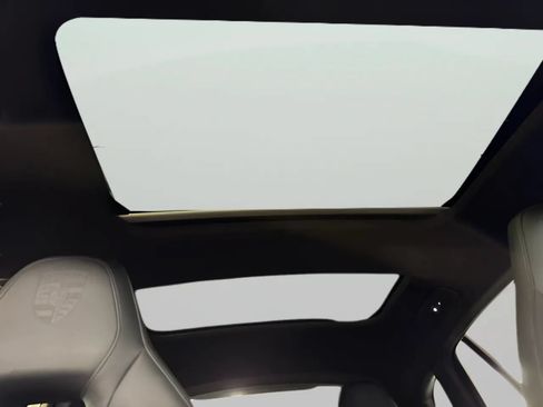 Used 2024 Porsche Panamera image 24