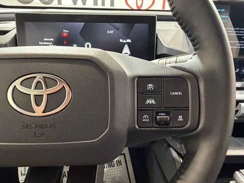 Used 2026 Toyota RAV4 SE w/ Weather Package AWD/4WD image 27