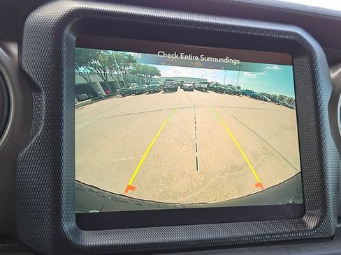 Used 2022 Jeep Wrangler Unlimited Sport AWD/4WD image 13