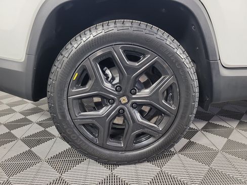 Used 2024 Rivian R1T Adventure AWD/4WD image 12