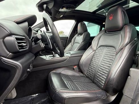 Used 2019 Maserati Levante Trofeo image 17