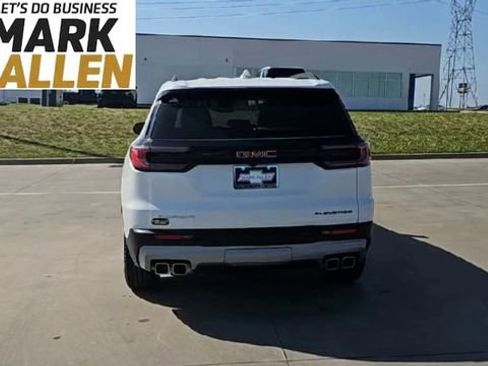Used 2025 GMC Acadia Elevation image 7