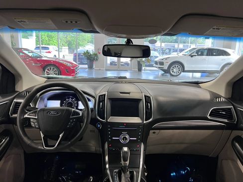 Used 2018 Ford Edge Titanium FWD image 13