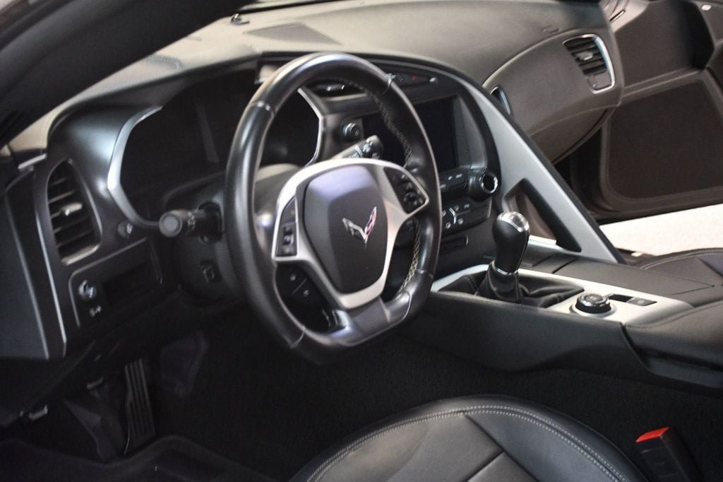 Used 2019 Chevrolet Corvette Stingray Coupe w/ Z51 1LT RWD image 27