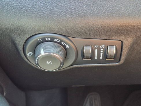 Used 2024 Jeep Compass Trailhawk AWD/4WD image 24