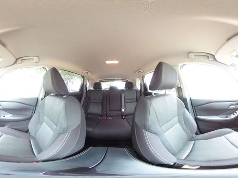 Used 2025 Nissan Rogue SV AWD/4WD image 44