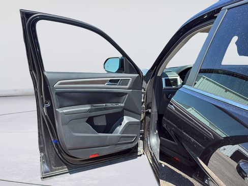 Used 2019 Volkswagen Atlas SE FWD image 20