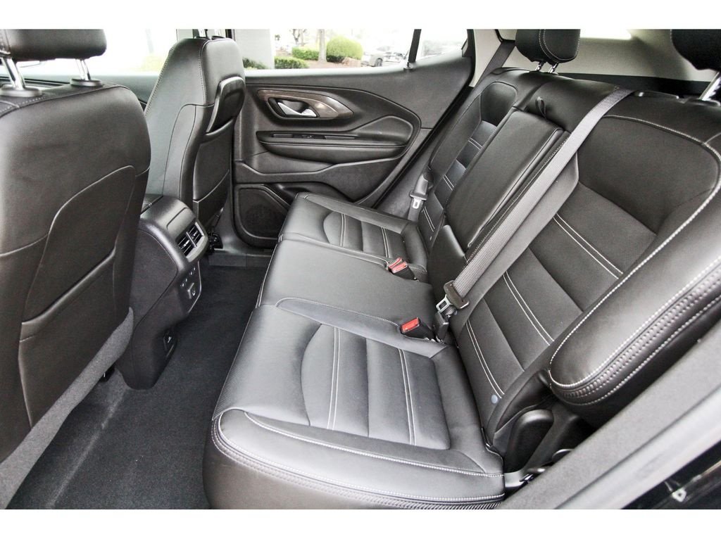 Used 2024 GMC Terrain Denali w/ Denali Premium Package AWD/4WD image 7