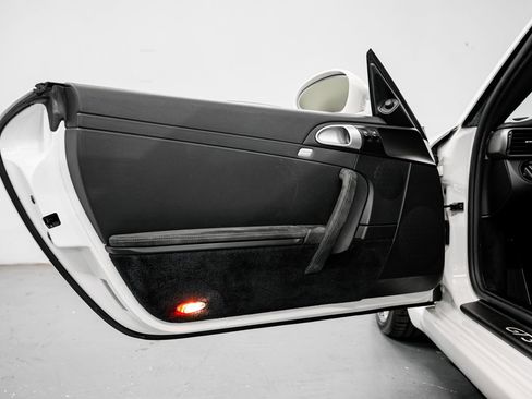 Used 2010 Porsche 911 GT3 RWD image 22