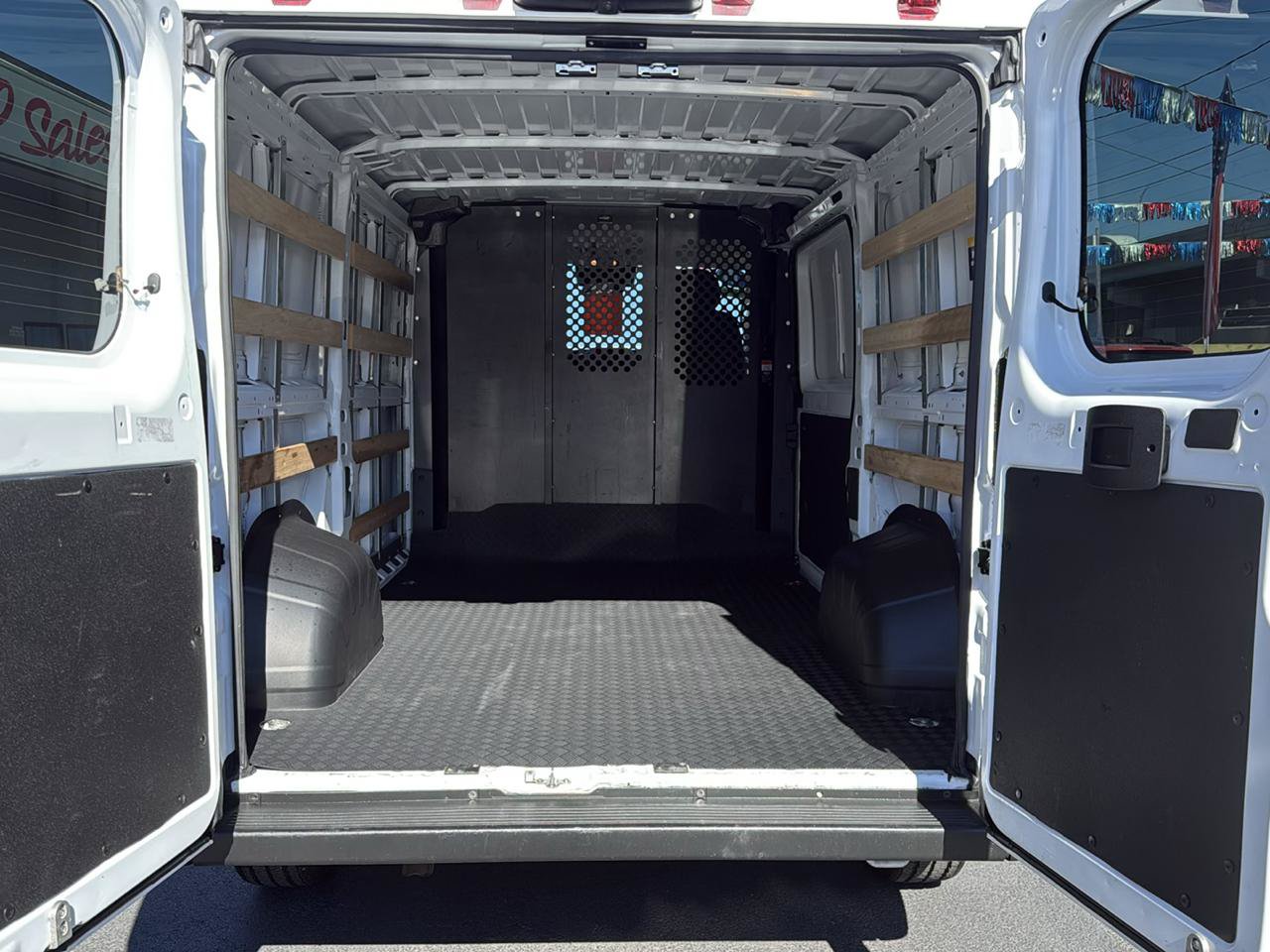 Used 2025 RAM ProMaster 2500 w/ U-Haul Equipment Group FWD image 21