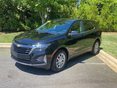 Used 2024 Chevrolet Equinox LT FWD image 3