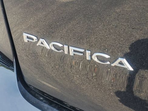 New 2027 Chrysler Pacifica Select AWD/4WD image 17