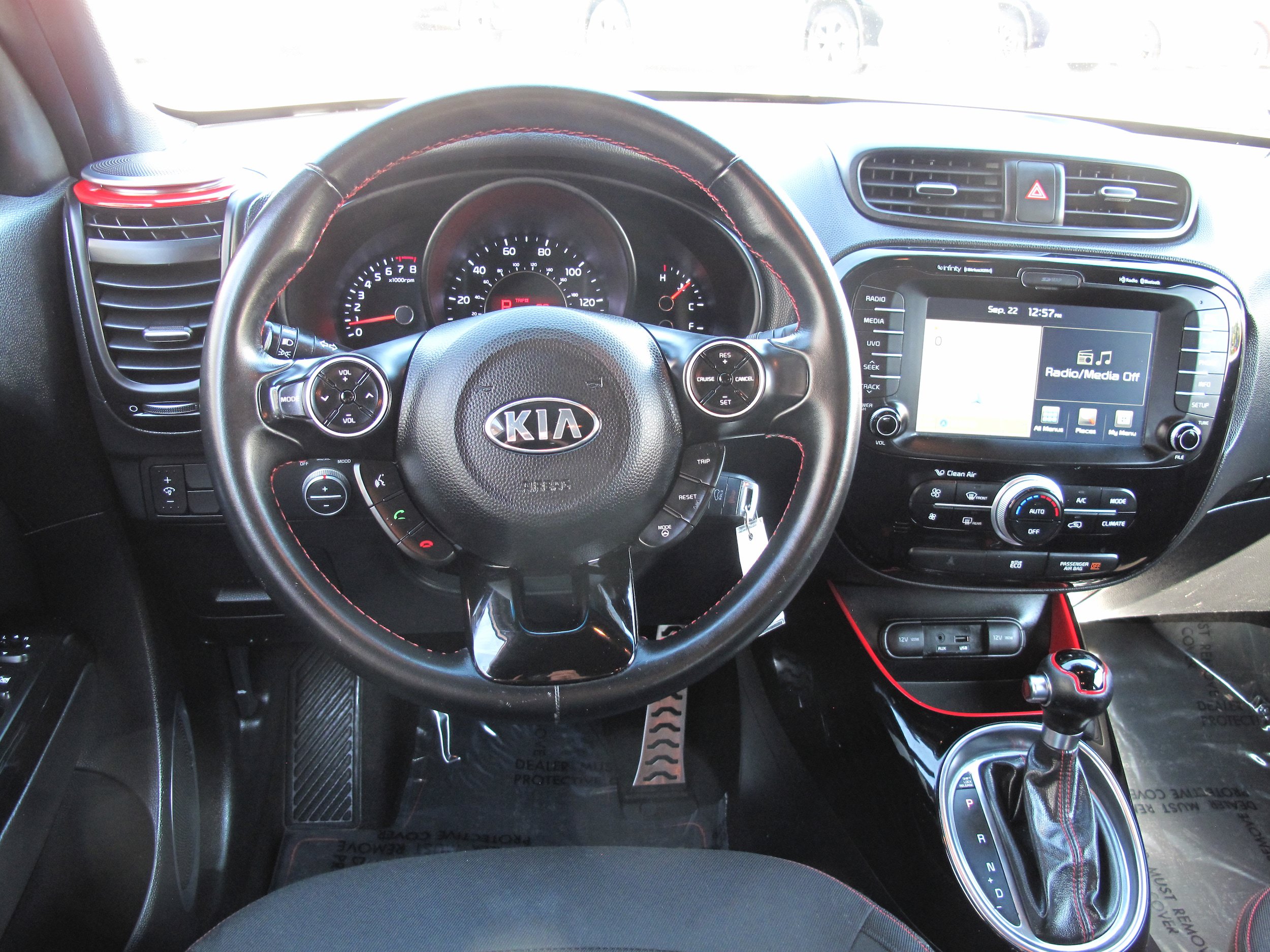 Used 2014 Kia Soul + FWD image 14