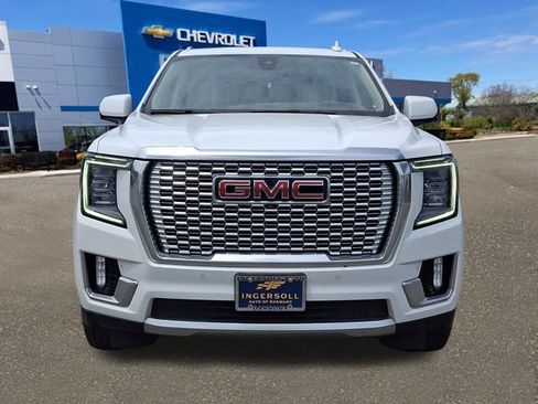 Used 2022 GMC Yukon XL Denali w/ Advanced Technology Package AWD/4WD image 23