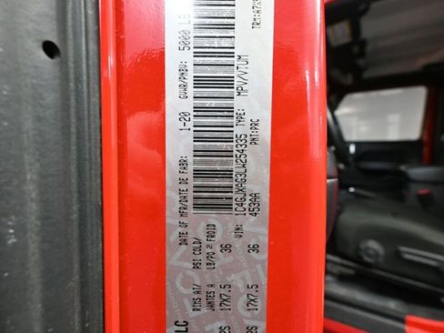 Used 2020 Jeep Wrangler Sport image 39