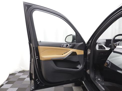 Used 2024 BMW X5 xDrive40i AWD/4WD image 4