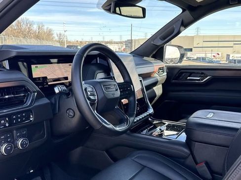 Certified 2025 GMC Yukon Denali image 12
