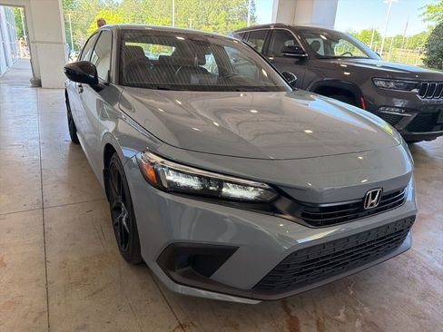 Used 2024 Honda Civic Sport image 4