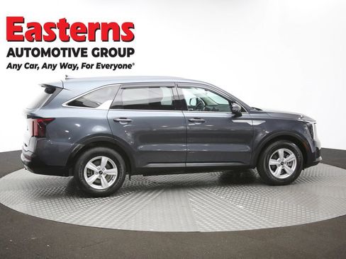 Used 2024 Kia Sorento LX FWD image 44