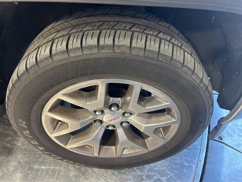 Used 2015 GMC Sierra 1500 SLT w/ SLT Crew Cab Value Package image 5