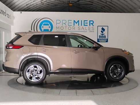 Used 2024 Nissan Rogue SV FWD image 72
