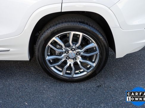 Used 2024 GMC Terrain Denali w/ Denali Premium Package image 9