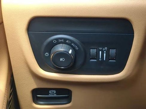 Certified 2023 Jeep Grand Cherokee L Summit AWD/4WD image 31