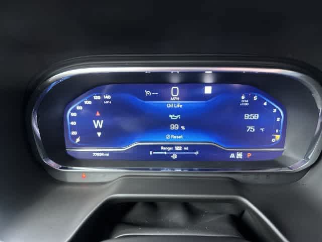 Used 2022 Chevrolet Tahoe LT w/ Luxury Package AWD/4WD image 32