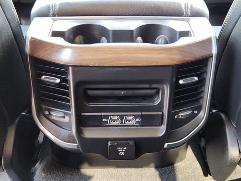 Used 2022 RAM 1500 Laramie AWD/4WD image 31