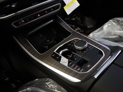 Used 2026 BMW X5 xDrive40i w/ Climate Comfort Package image 15