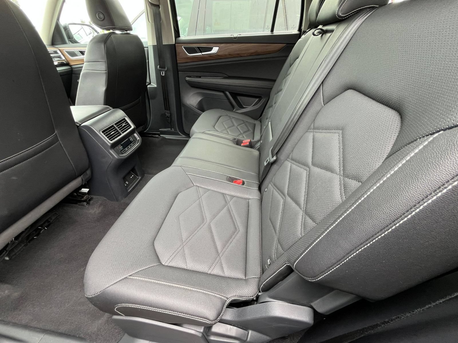 Used 2026 Volkswagen Atlas SE FWD image 27