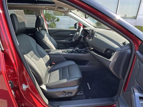 Certified 2024 Nissan Rogue SL w/ SL Premium Package AWD/4WD image 23