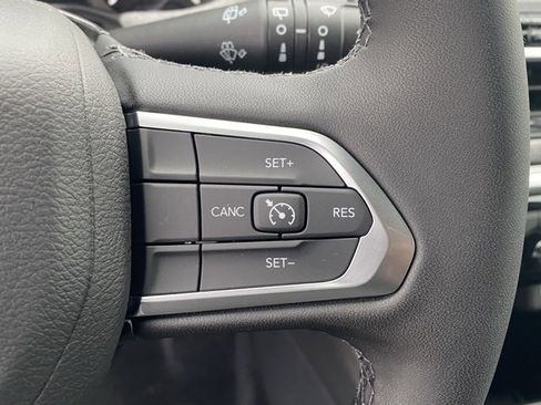 New 2026 Jeep Compass Latitude image 17