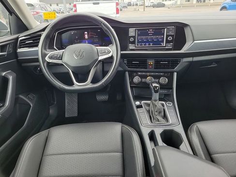 Used 2024 Volkswagen Jetta SE image 12