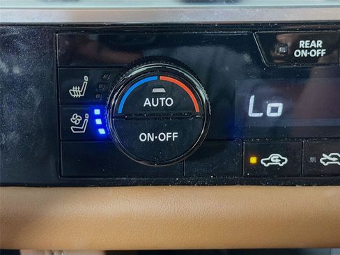 Used 2023 Nissan Pathfinder Platinum AWD/4WD image 25