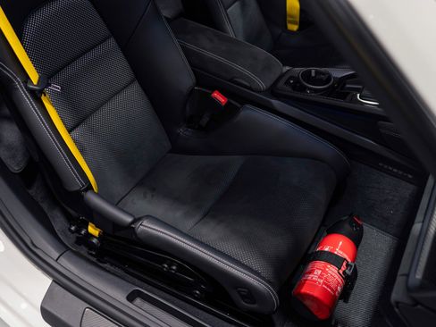 Used 2025 Porsche 911 GT3 RS image 31