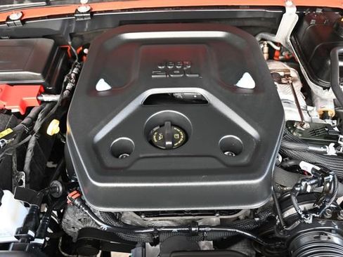 Used 2023 Jeep Wrangler Unlimited Rubicon w/ Cold Weather Group AWD/4WD image 17