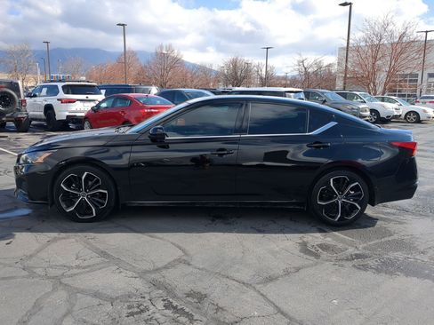 Used 2024 Nissan Altima 2.5 SR FWD image 7