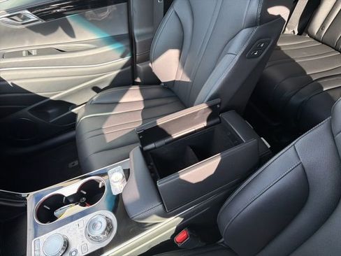 Used 2025 Genesis GV80 2.5T Standard image 21