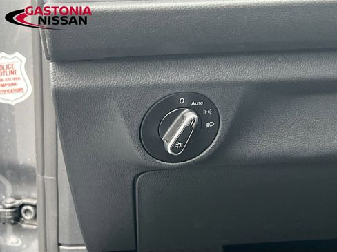 Used 2024 Volkswagen Jetta SE image 13