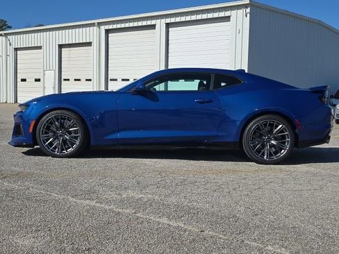 Used 2022 Chevrolet Camaro ZL1 image 2