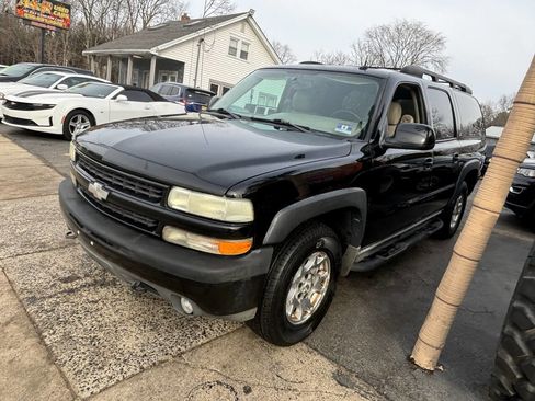Used 2004 Chevrolet Suburban Z71 w/ Preferred Equipment Group image 4