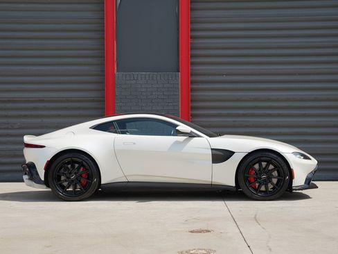 Used 2019 Aston Martin V8 Vantage Coupe RWD image 16